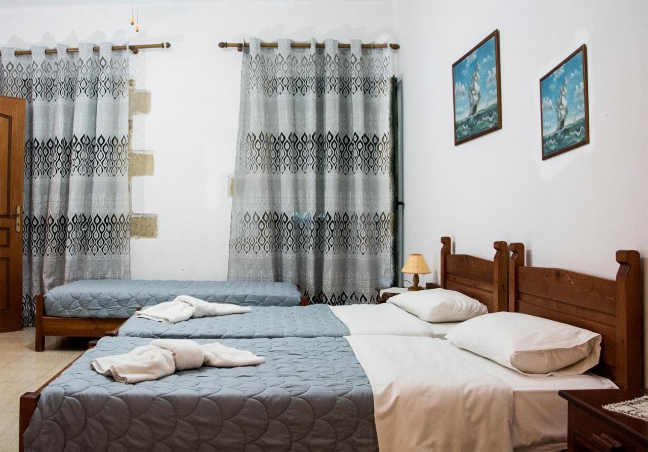 Villa Dimitris Kalamítsion Amigdhálion エクステリア 写真