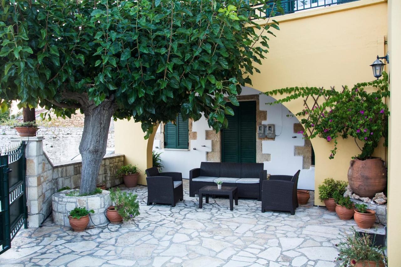 Villa Dimitris Kalamítsion Amigdhálion エクステリア 写真
